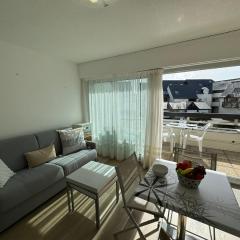 Confortable studio, wifi, parking, proche plage