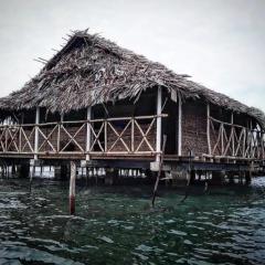 Private Traditional Hut on the water with 2 rooms