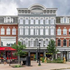King Bed, Historic DTWN Hotel, Fiber Internet, Room # 404