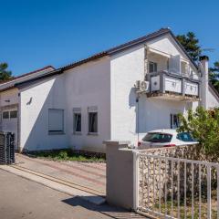 Apartments with parking space Vir - 23044