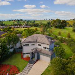 Yarra Valley Serenity House in Golf Course Resort