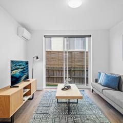 Perfectly Located St Kilda 1-Bed by Albert Park