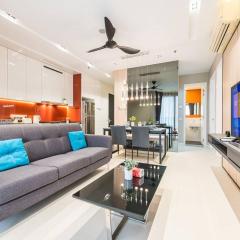 Arcoris Mont Kiara 12# Deluxe 2 Bedroom # Coner with Balcony #1-4Pax