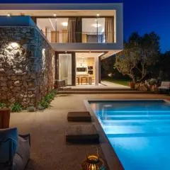 Luxury Villa Authentic heated pool sea view