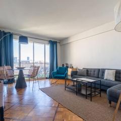 Charming 1BR Flat With Balcony - Central Paris