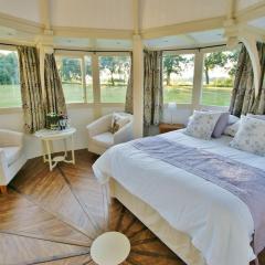 The Folly - one off luxury Glamping accommodation