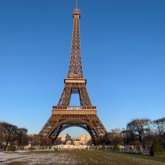 La Tour Eiffel à une minute à pied, appartement familial