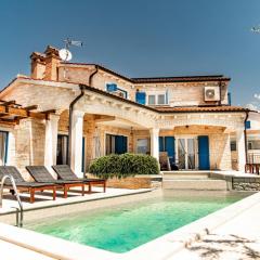 Beautiful Villa Torre IV with sauna in Tar