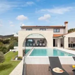 5 Bedroom Lovely Home In Sveta Marina