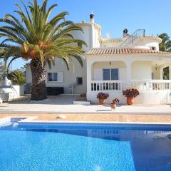 Villa with pool, near beach - Algarve