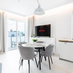 Belle View - 3pok, nawet 5 łóżek, piękny widok na rzekę, TV55" z Netflix i Max, parking, winda