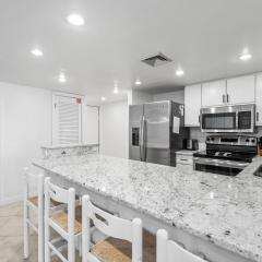 Holiday Surf and Racquet Unit 517