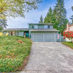 Redmond Home with Deck and Patio 17 Mi to Seattle