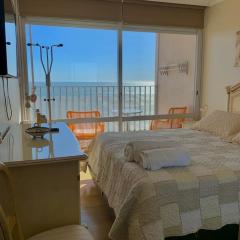 Departamento de tres ambientes frente al mar