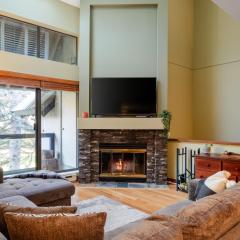 3BR in Wintergreen, Family Sized, Wood Burning Fireplace, Secure Parking, Ski Hill Bus Access