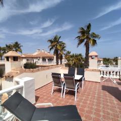 Schönes ruhiges Rooftop Apartment mit großer Dachterrasse
