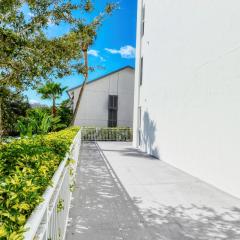 1255-101 Refreshing Bay Retreat