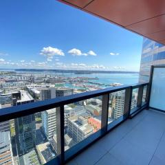 Gorgeous Seaview 2 Bedroom Apartment in Auckland CBD