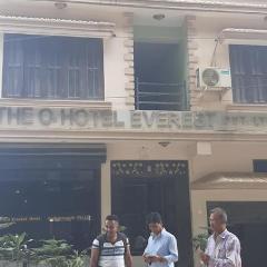 Old Everest Hotel