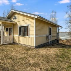 Holiday Home Pikku-puntila by Interhome