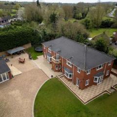 Stratford-upon-Avon Family Mansion