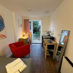 Tiny studio in the heart of Filton - free parking
