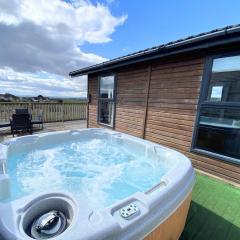 Benarty 11 with Private Hot Tub - Fife - Loch Leven - Lomond Hills - Pet Friendly