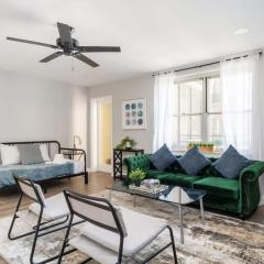 Downtown! Private Balcony! 24 Concierge! PT11H