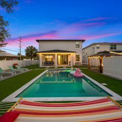 Luxury Modern Villa w Pool Jacuzzi Amenities