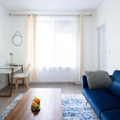 428-2E Newly furnished 2BR Prime Midtown sleeps 5