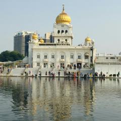 Hotel Delhi Fab - Near Bangla Sahib Gurdwara