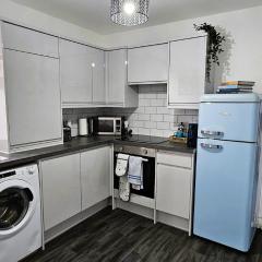 Spacious 2 Bed Flat in Central Plymouth