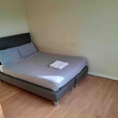 Large Cosy Double Room by Canary Wharf
