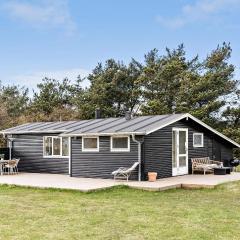 Awesome Home In Hirtshals With Kitchen