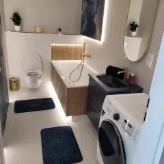 Apartament Cień Wiatru z Widokiem na Jezioro i Netflixem