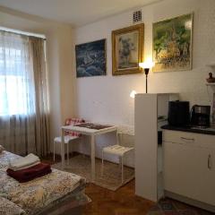 Tiny center G studio