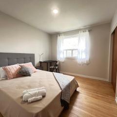 ViHome-Queen bedroom near Don Mills Dvp & 401