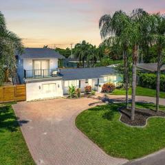 Pompano Gem, 1 mi to Beach & 12 Pickleball courts