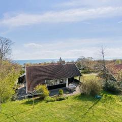 Idyllic Holiday Home Near Cliffs And Beach