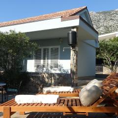 Sweet house with garden 35 meters from sea