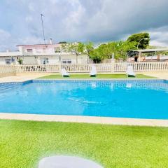 VILLA BONITA CON PISCINA PRIVADA y AIRE ACONDICIONADO