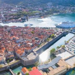 Old Town 466 Apartments