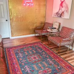 'Queen of the Turf' Walk to Oaklawn Racing and Gaming