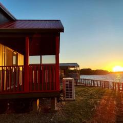 Lake Front Cottage Paradise