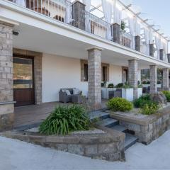 Cyrus&Janus flats - De Vivo Realty