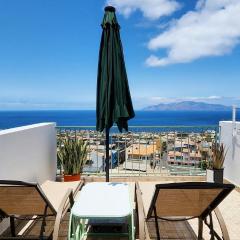Casinha Nova - Entire Home with Kitchen, King bed, AC, Wifi, and View