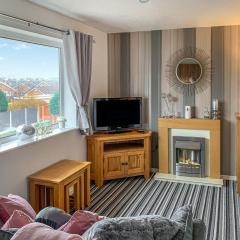 Sunny Rhyl Apartment - Uk44631