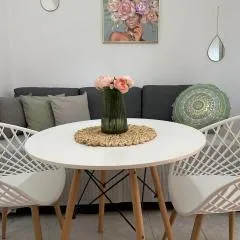 So Simple Guest House,Mouresi