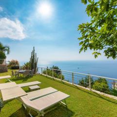 Lovely Apartment 1A with garden overlooking the sea, Amalfi coast, 200 steps from the road