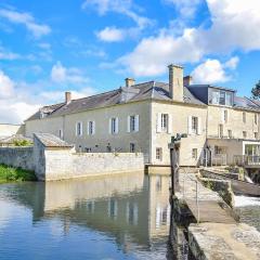 Cozy Home In Vienne-en-bessin With Private Swimming Pool, Can Be Inside Or Outside